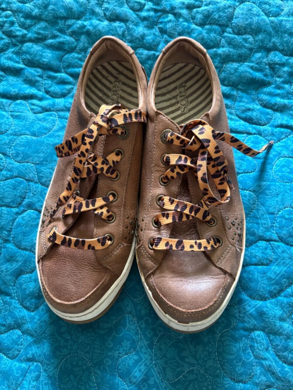 Taos Freedom Brown Leather Sneakers Women's Size 10